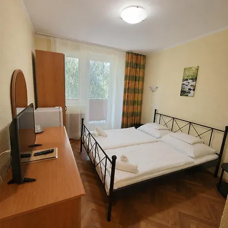 Ezustfenyo فندق Telkibánya