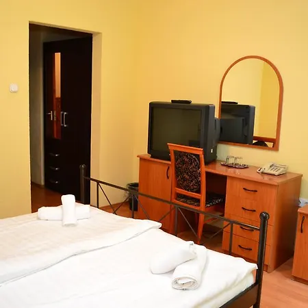 Hotel Ezuestfenyo