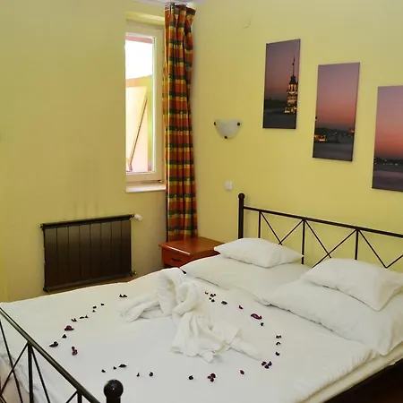 Hotel Ezuestfenyo